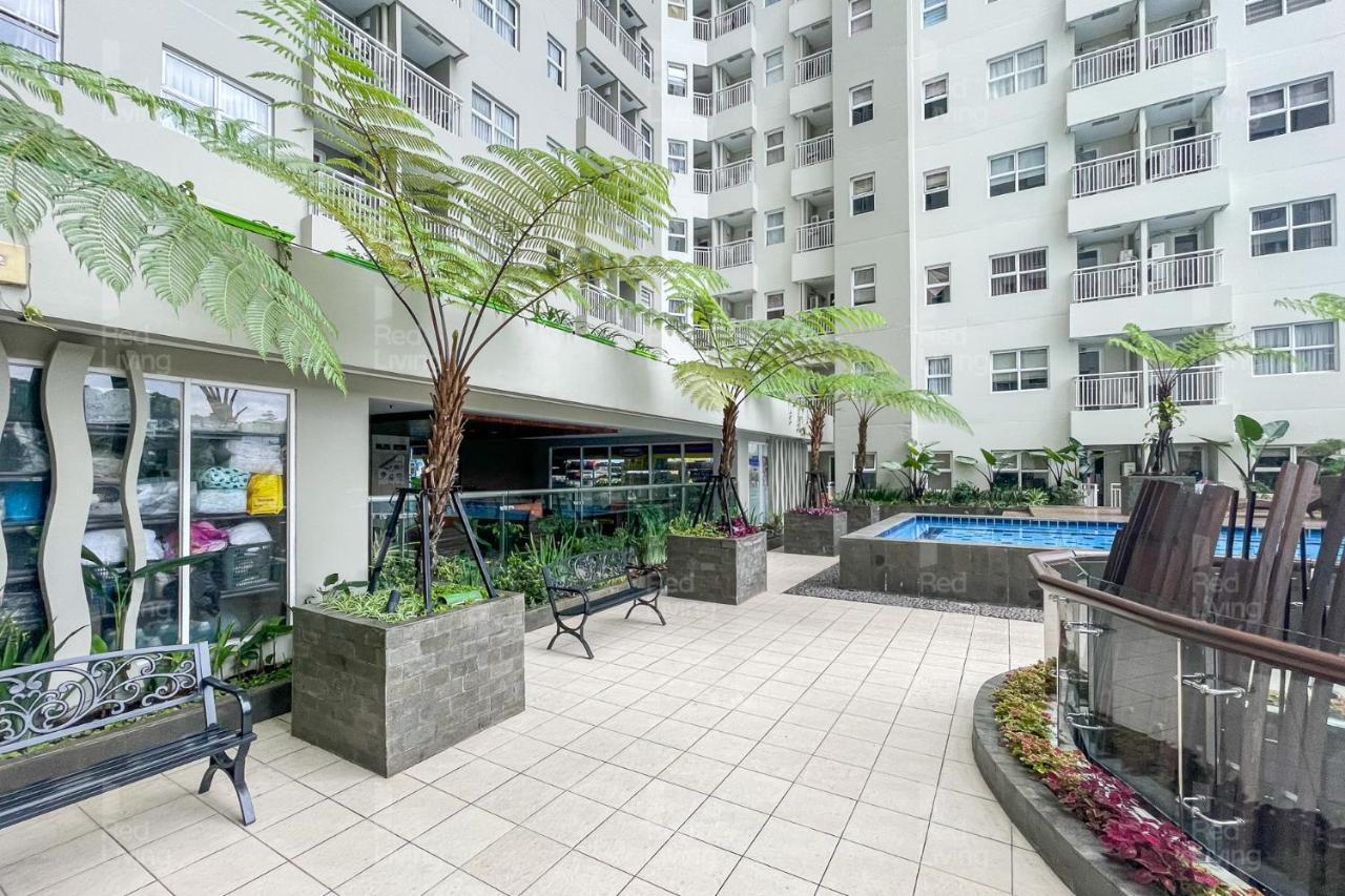 Redliving Apartemen Parahyangan Residence - Anton Rooms Бандунг Экстерьер фото