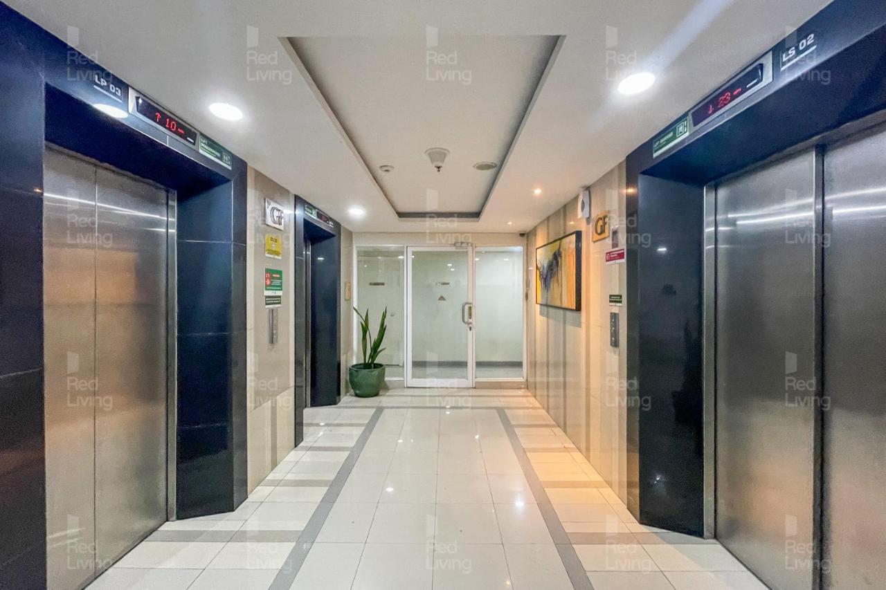 Redliving Apartemen Parahyangan Residence - Anton Rooms Бандунг Экстерьер фото