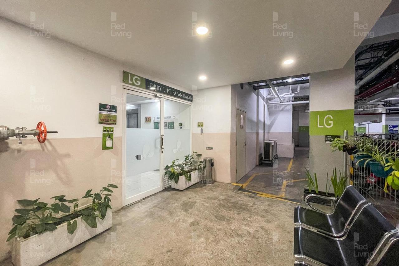 Redliving Apartemen Parahyangan Residence - Anton Rooms Бандунг Экстерьер фото